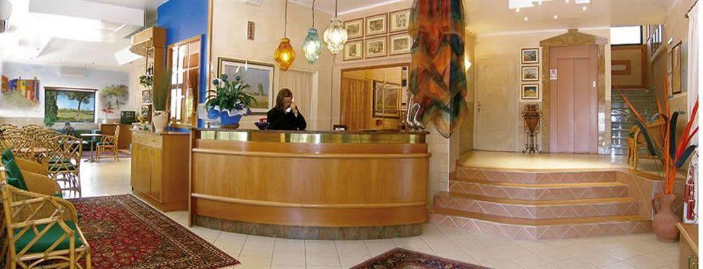 Hotel Frank Lido di Jesolo Buitenkant foto