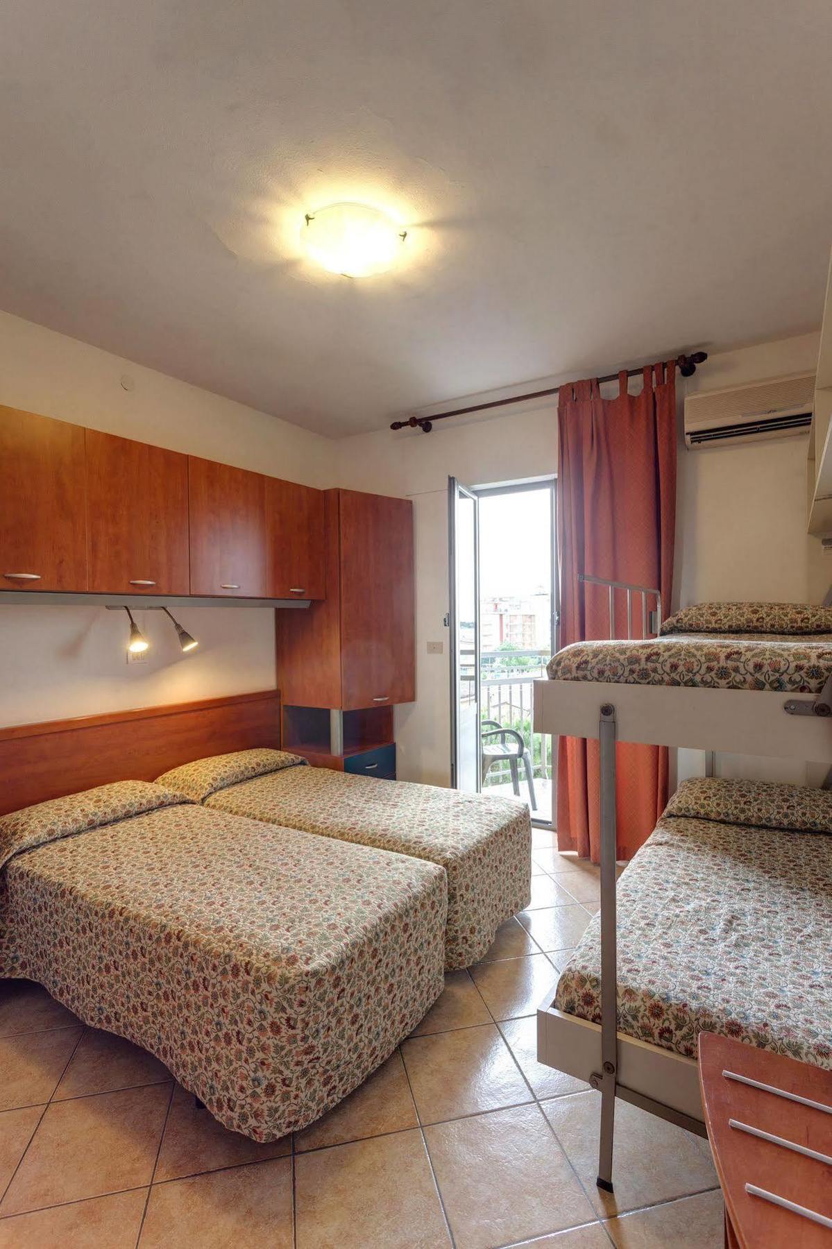 Hotel Frank Lido di Jesolo Buitenkant foto
