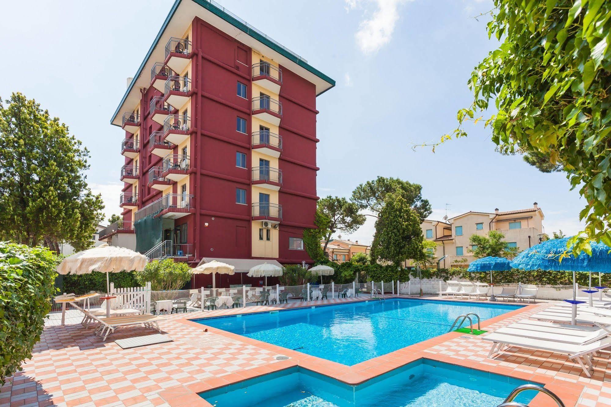 Hotel Frank Lido di Jesolo Buitenkant foto