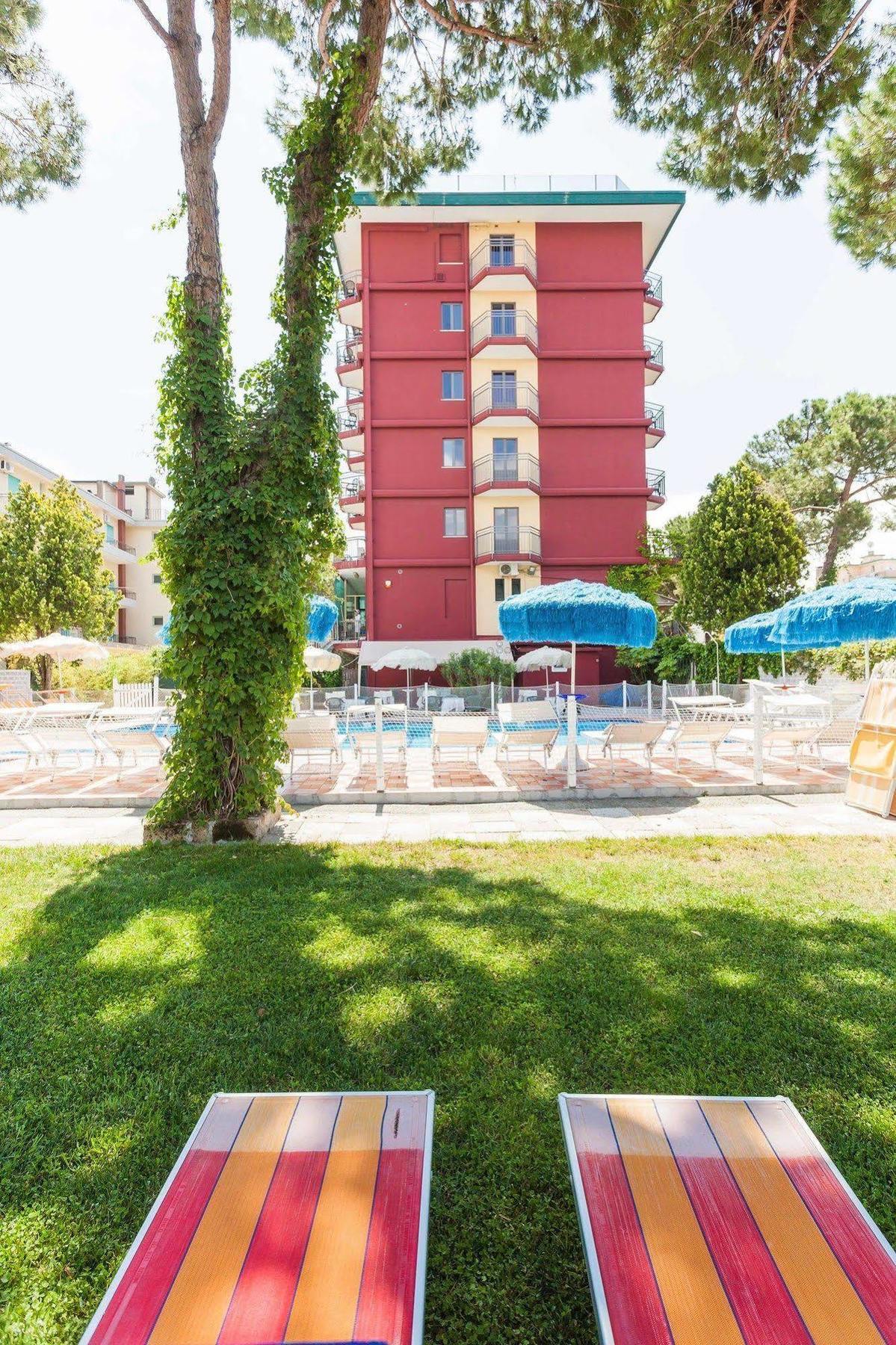 Hotel Frank Lido di Jesolo Buitenkant foto