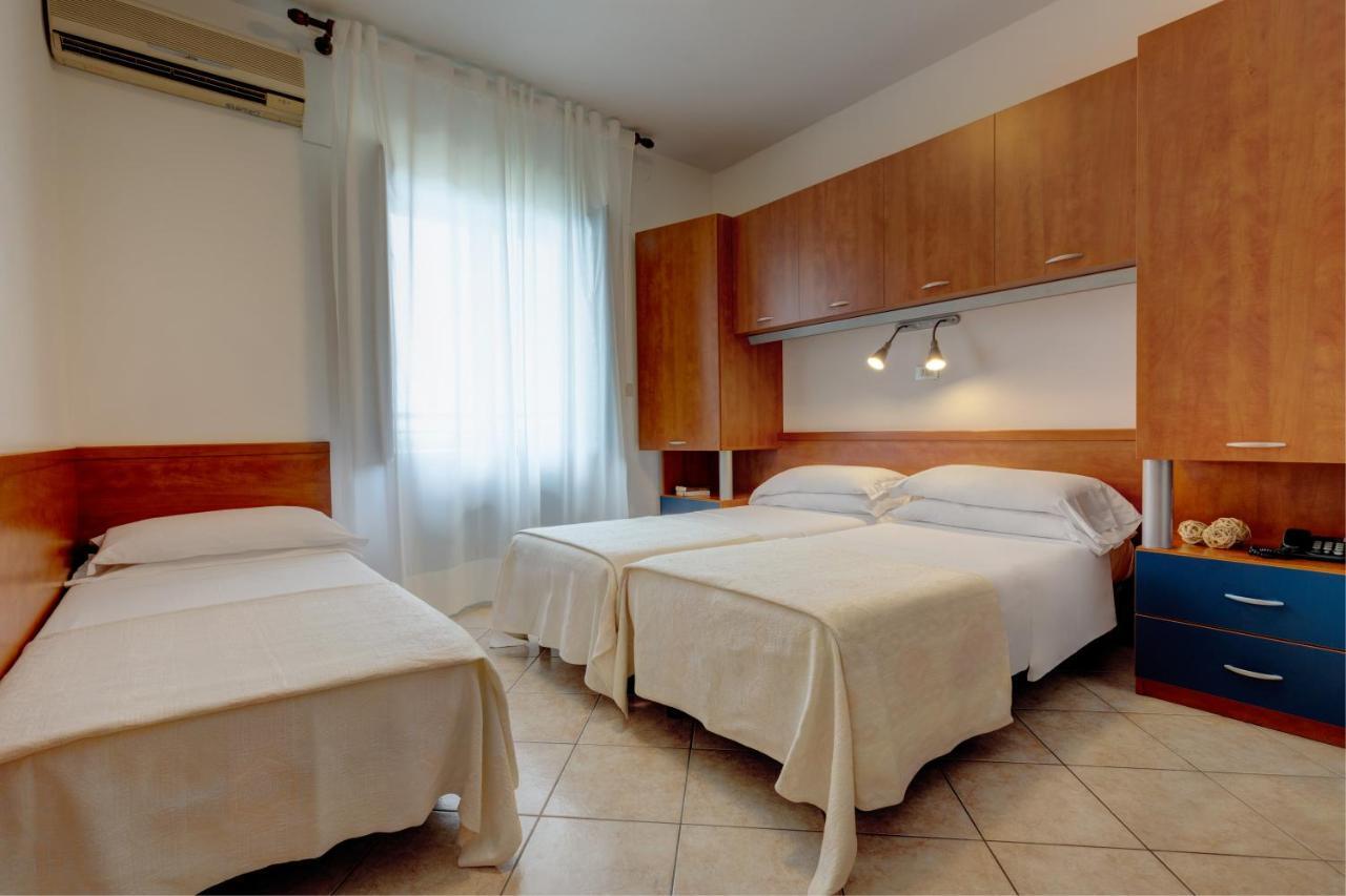 Hotel Frank Lido di Jesolo Buitenkant foto
