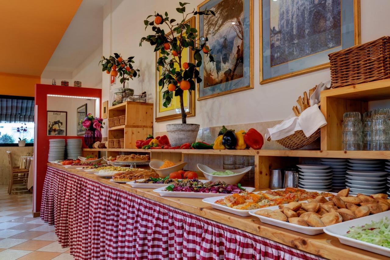 Hotel Frank Lido di Jesolo Buitenkant foto