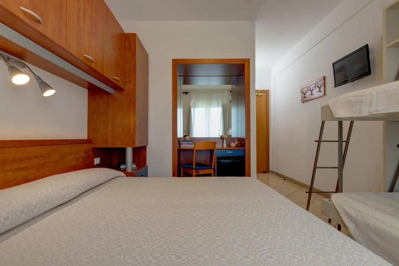 Hotel Frank Lido di Jesolo Buitenkant foto